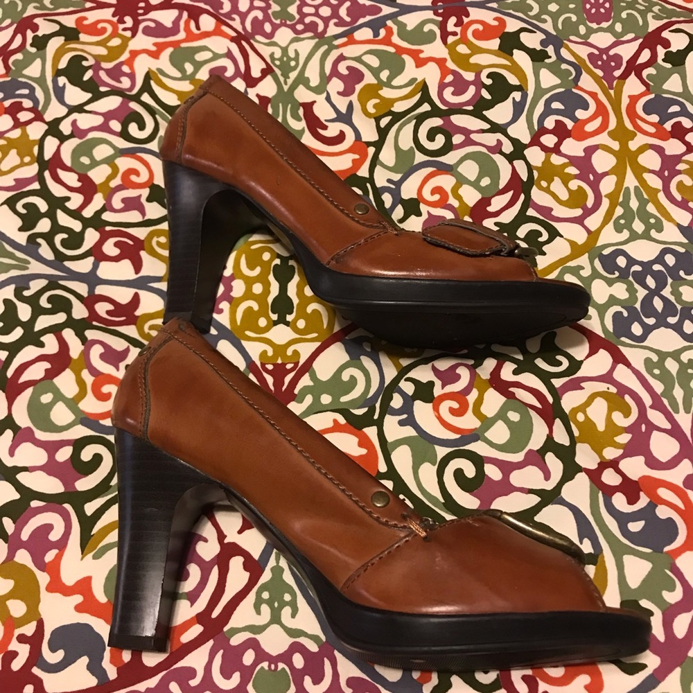 Brown Buckle Stacked High Heels - Picture 2 of 9